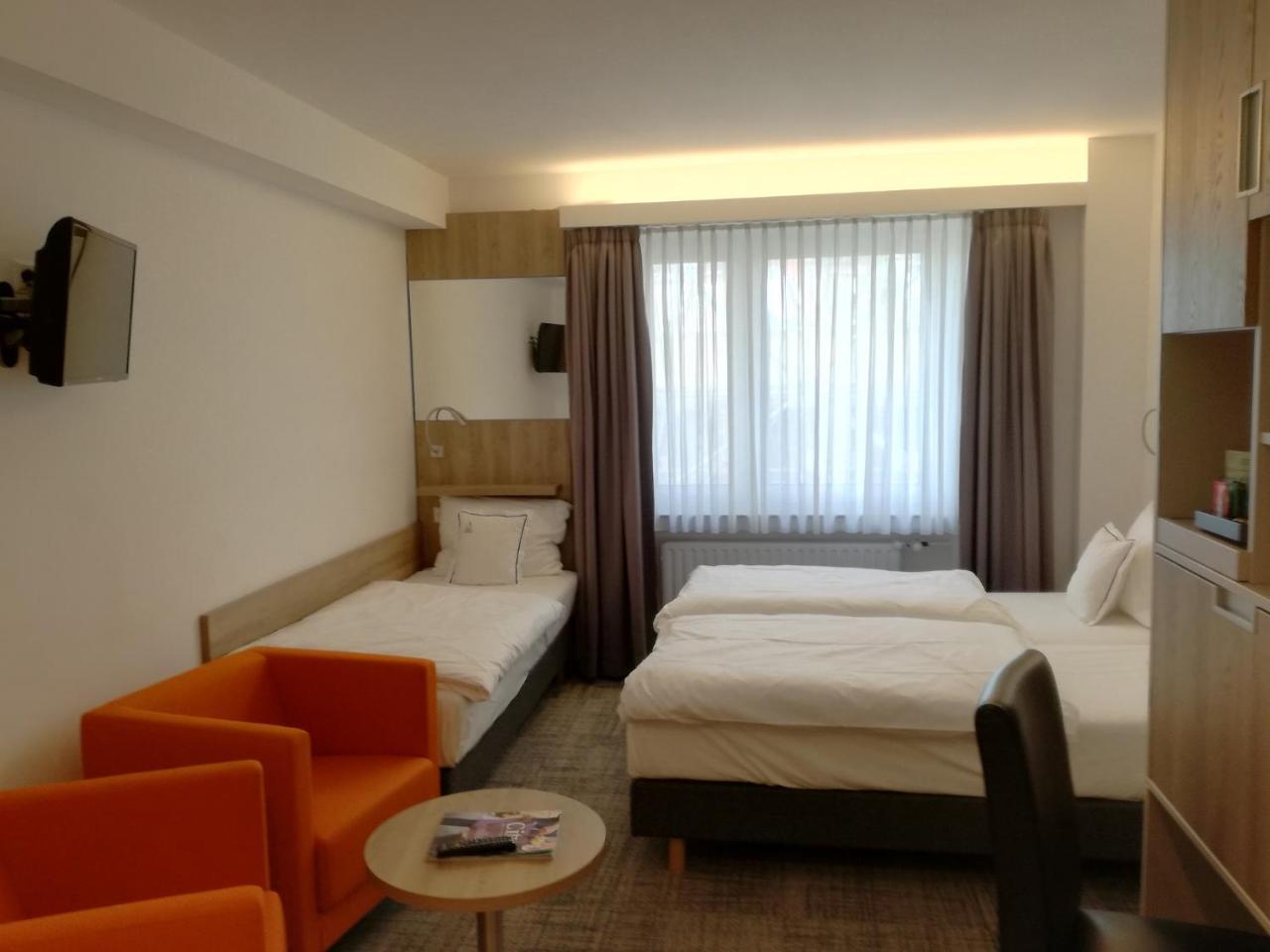 Triple Room,768876970:JPEG