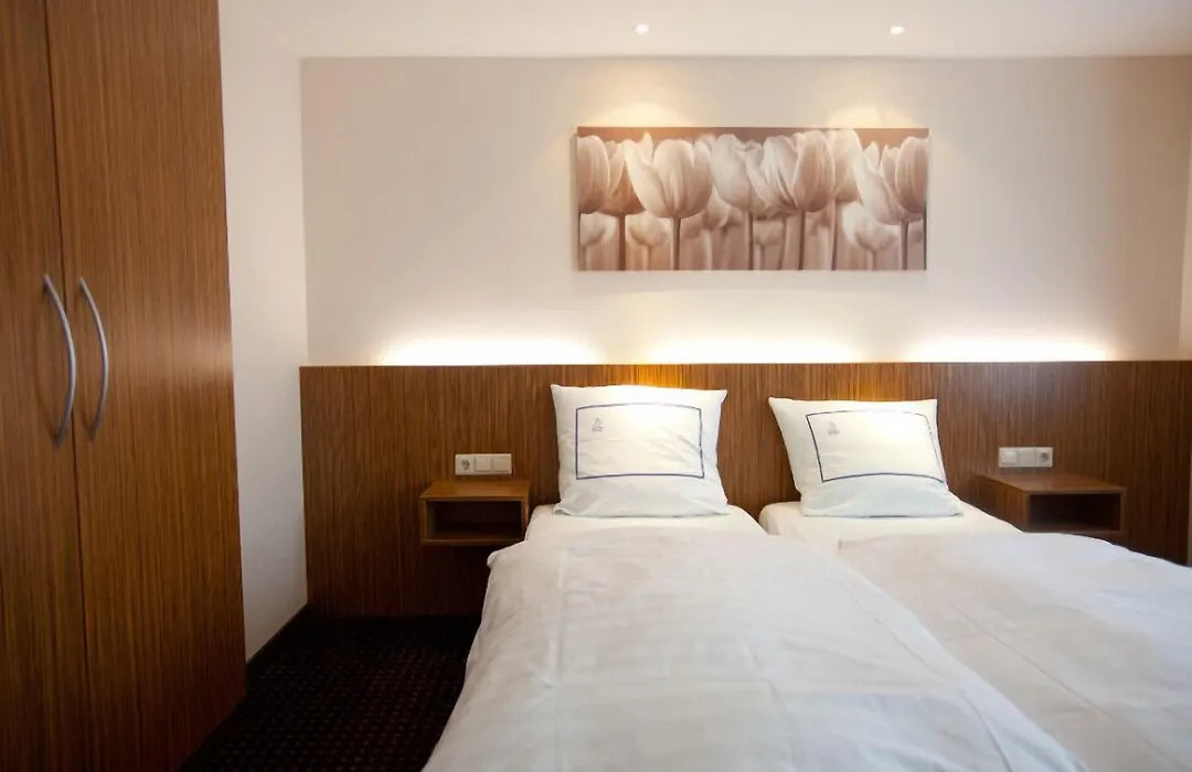 Hotel Empire-1