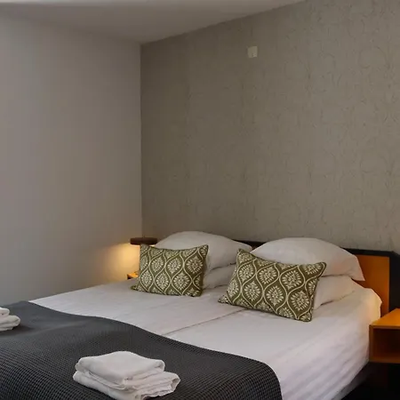 Hotel 1711-3