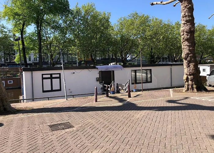 Amsterdam-Houseboat-Amstel Hotel